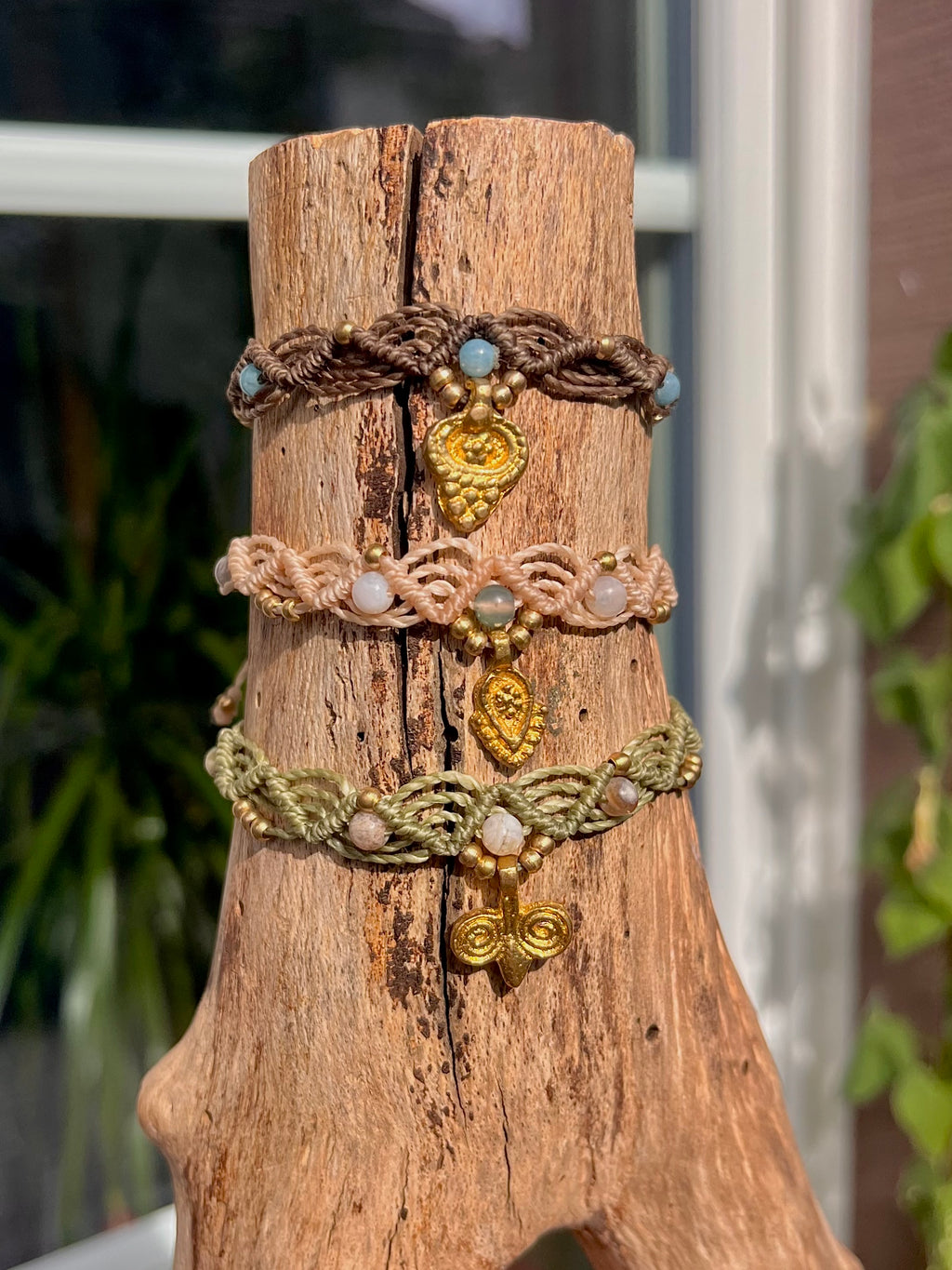 Makramee Armband mit Natursteinen
