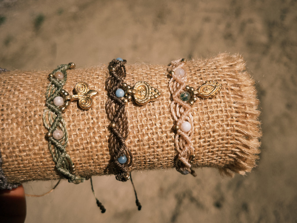 Makramee Armband mit Natursteinen