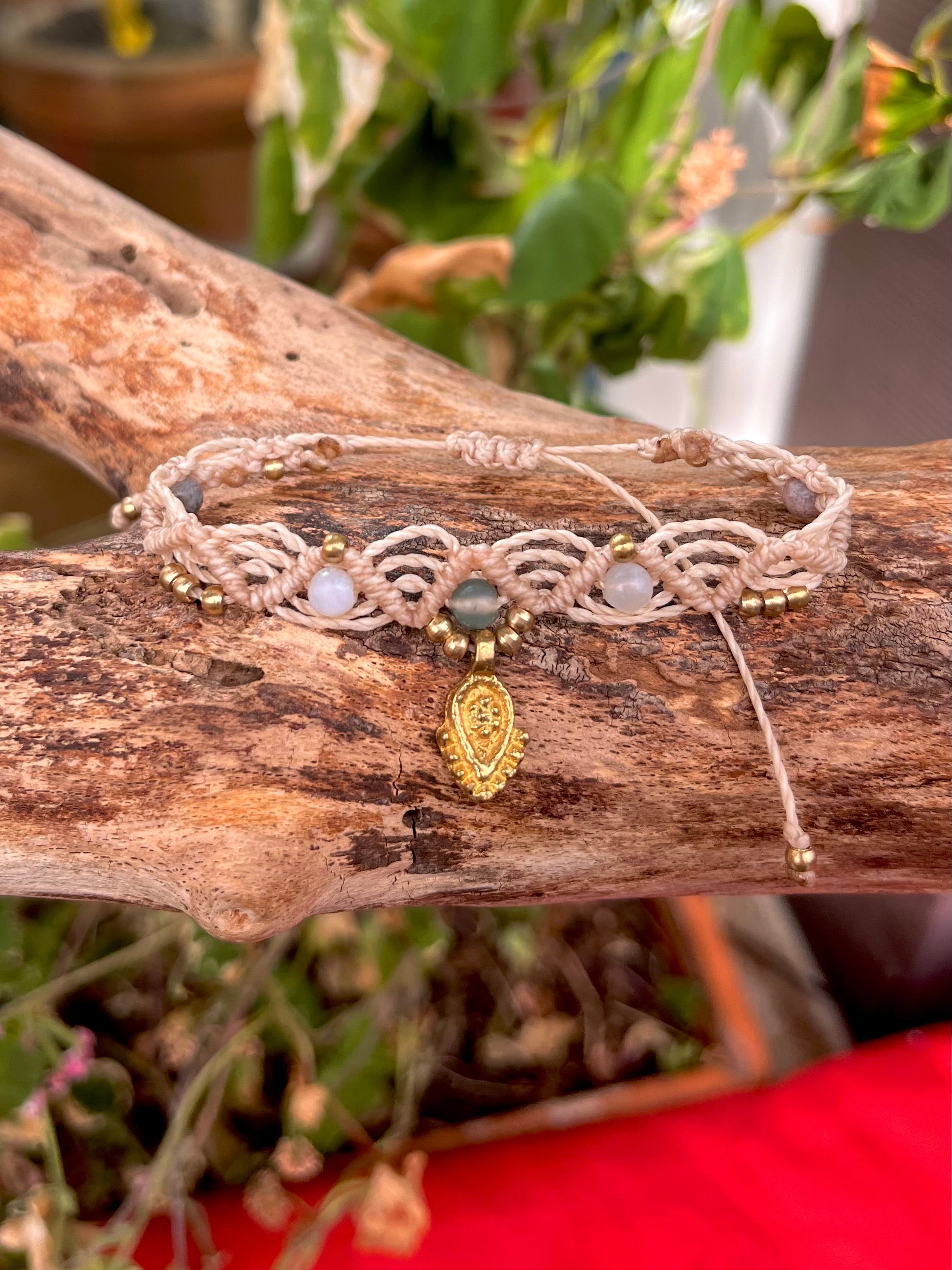 Makramee Armband mit Natursteinen