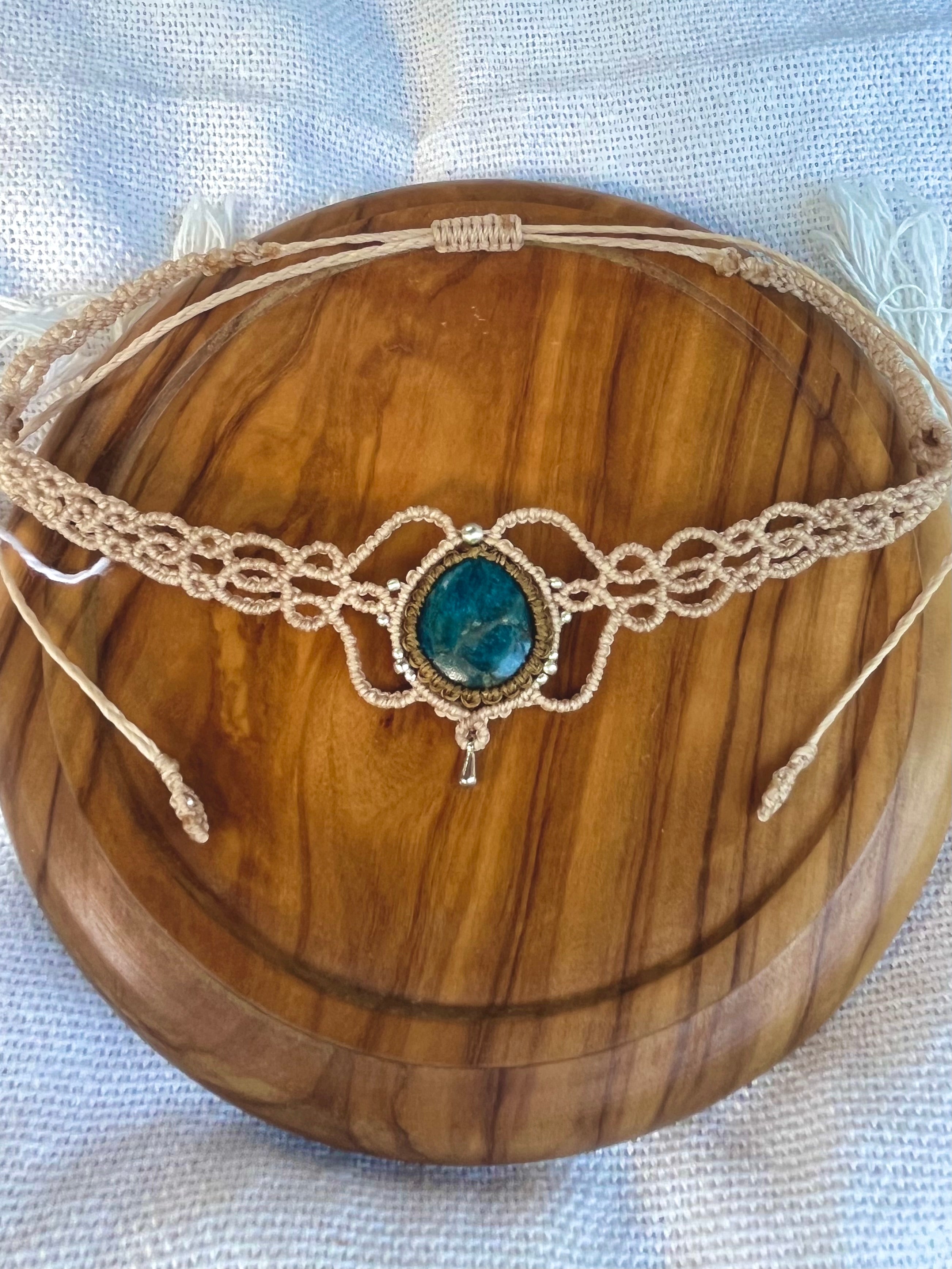 Apatite choker necklace