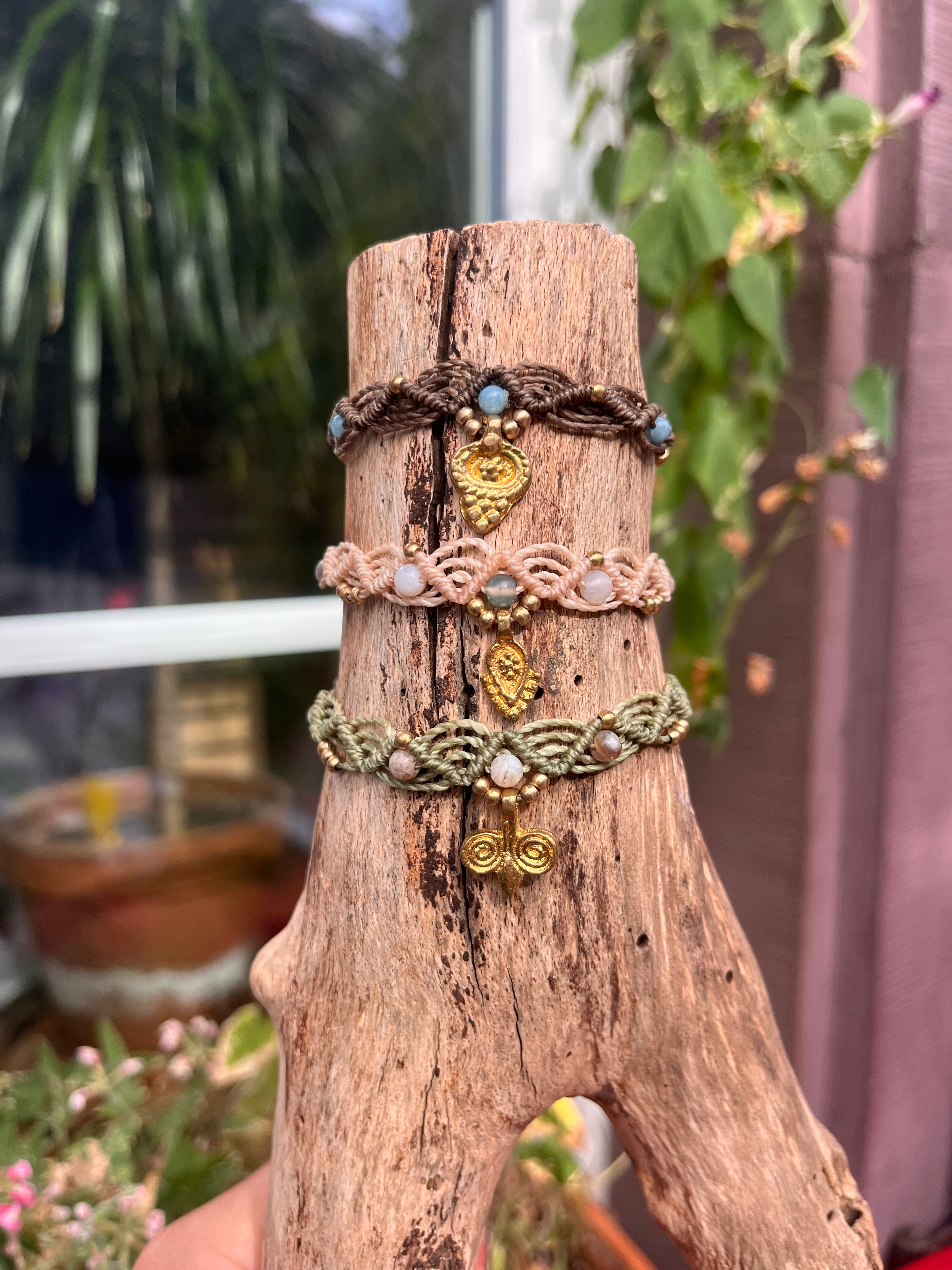 Makramee Armband mit Natursteinen