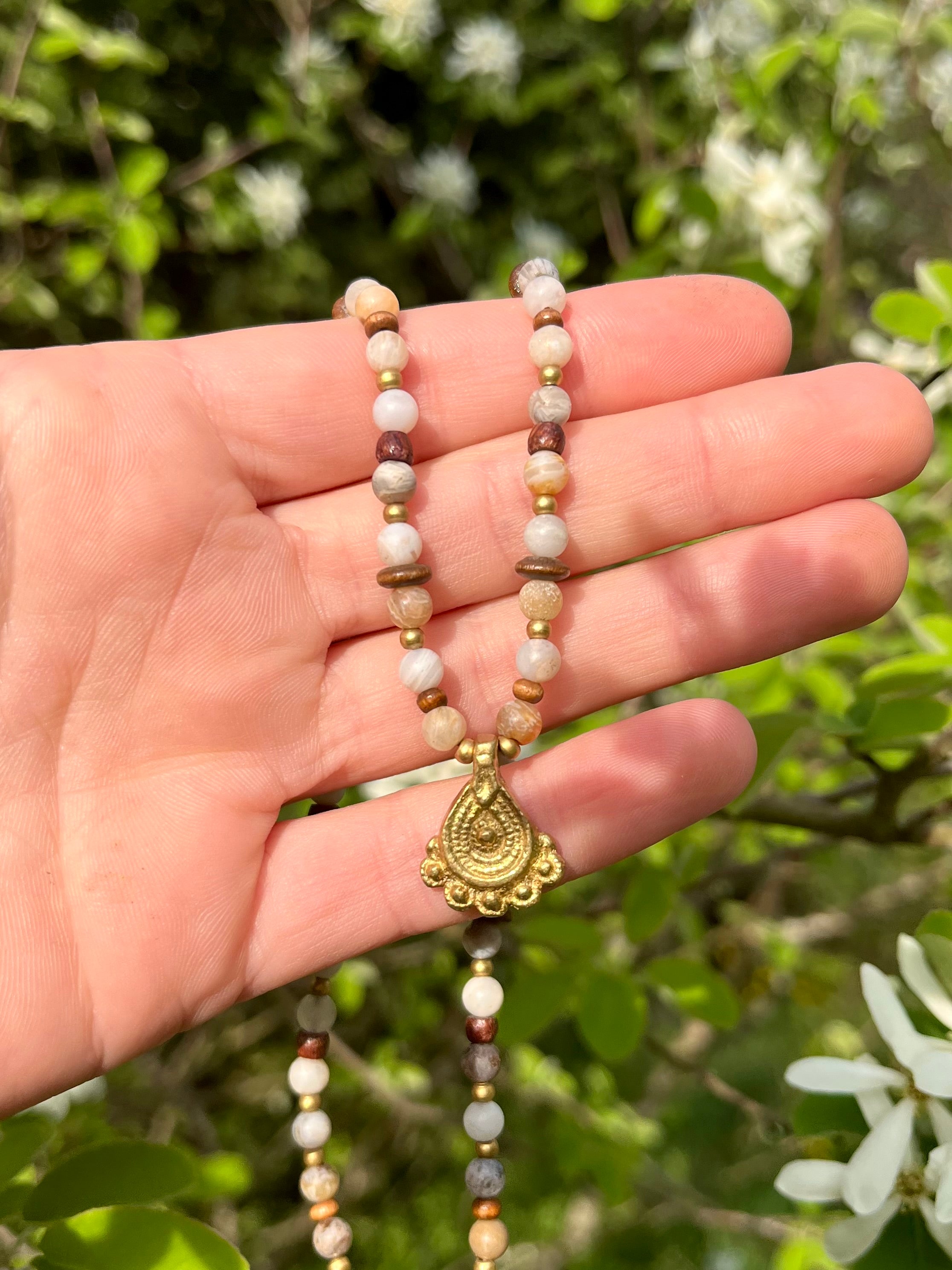 Natural Stone Charm Necklace – Apatite or Botswana Agate