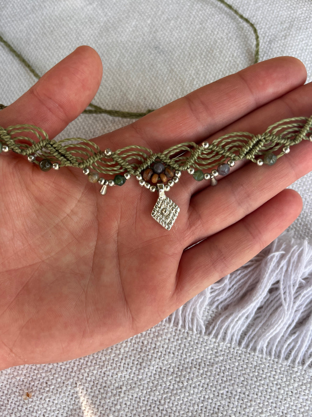 Olivgrüne choker Halskette 